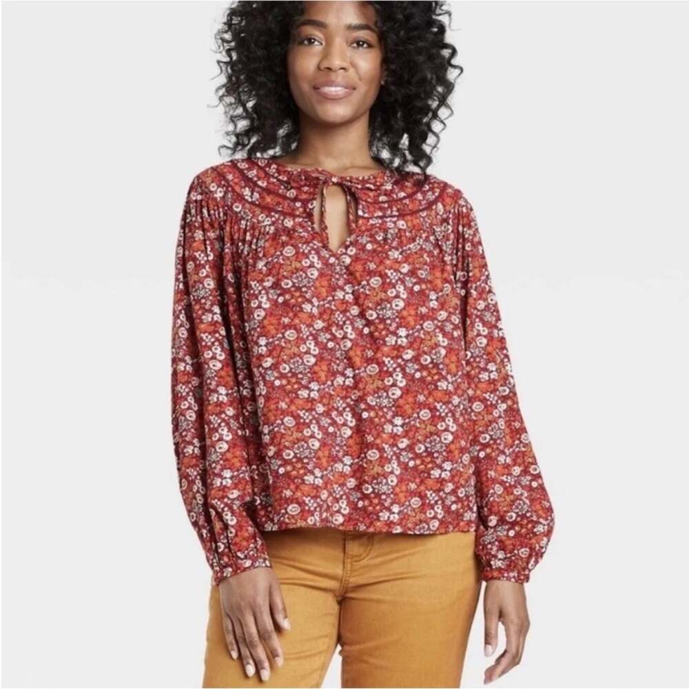 Universal thread Women’s floral long sleeve blouse red SZ small NWT